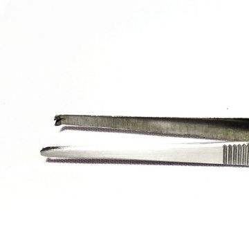 Pinza Quirurgica - 14 CMS